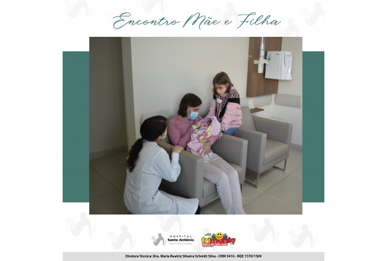 Transferida com urgência ao HSA para iniciar tratamento, mãe pega filha recém-nascida no colo pela primeira vez após 15 dias do nascimento.