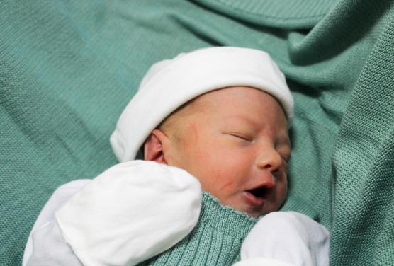 Primeiro bebê de 2025 que nasceu em Blumenau se chama Théo